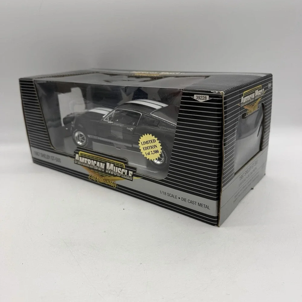 ERTL 39228 American Muscle 1967 Shelby GT-500 Black 1:18 Scale 2005 Die-Cast Car